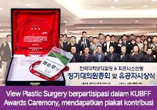 View Plastic Surgery menerima plakat Acara Penghargaan Orang Berjasa